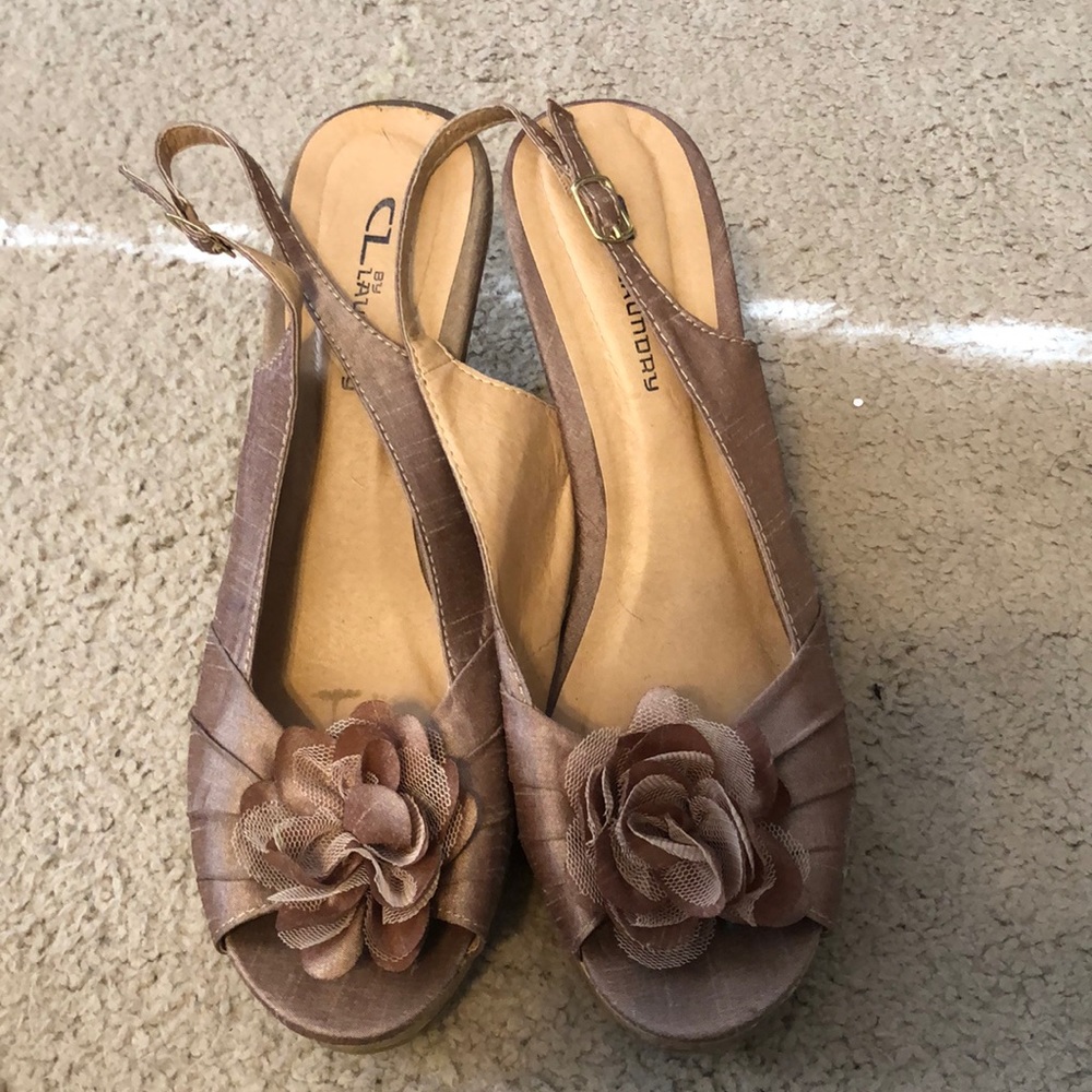 Nude wedges